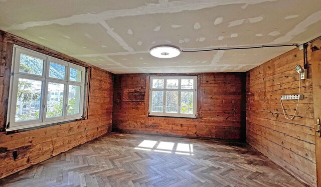 Klassische Holzvilla auf reichlich Umschwung mit großem Entwicklungspotenzial