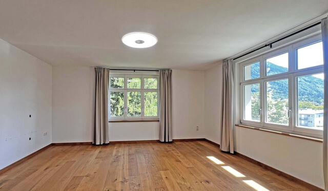 Klassische Holzvilla auf reichlich Umschwung mit großem Entwicklungspotenzial
