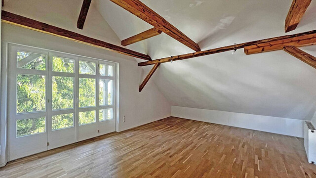 Klassische Holzvilla auf reichlich Umschwung mit großem Entwicklungspotenzial