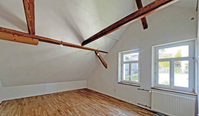 Klassische Holzvilla auf reichlich Umschwung mit großem Entwicklungspotenzial