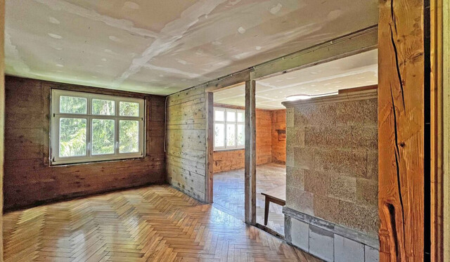 Klassische Holzvilla auf reichlich Umschwung mit großem Entwicklungspotenzial