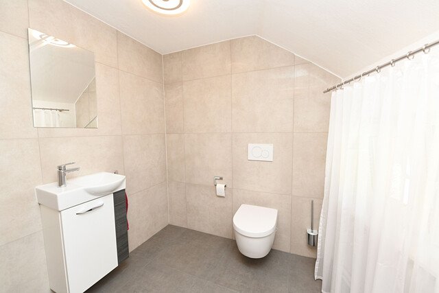 Erstbezug nach Renovierung - große Wohnung mit tollem Garten und viel Platz