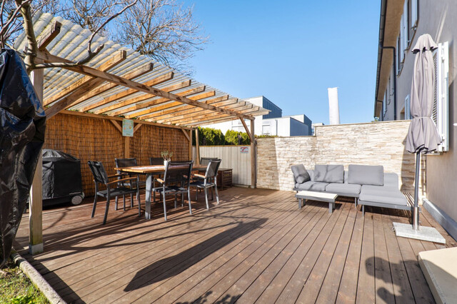 Traumhaus in Hard – Reiheneckhaus mit Terrasse, Garten & Stellplätzen