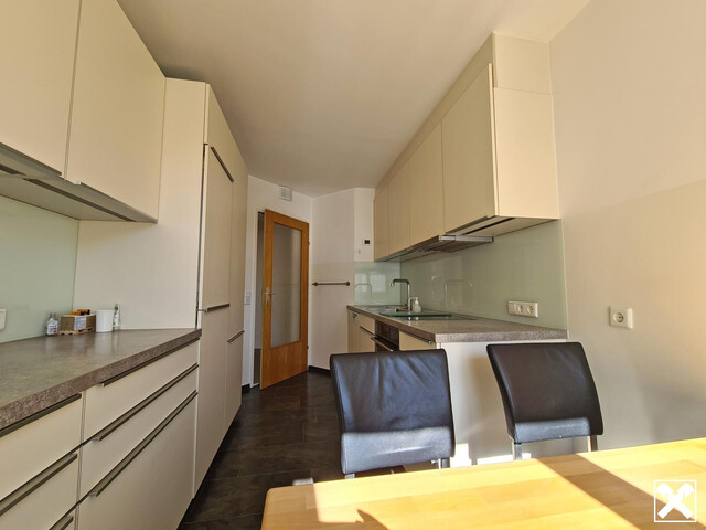 Großzügige und gemütliche 4 - Zimmerwohnung zu verkaufen!!