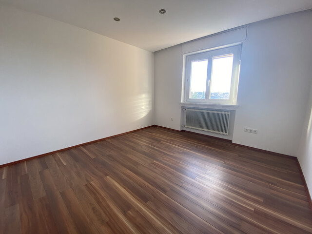 Privatverkauf! Höchst: 3,5 Zimmer & Balkon im 3. OG (ohne Lift), mit Fahrradkeller, Gartennutzung & Spielplatz
