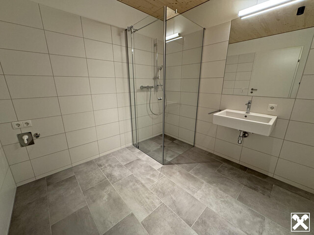 Sofortbezug: Wohn- und Geschäftshaus