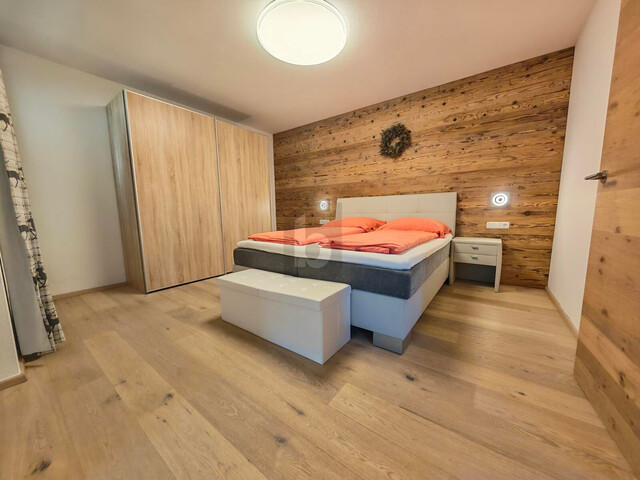 PREISHIT!!! SONNIGE TERASSE MIT PANORAMABLICK AUF DIE UMLIEGENDE BERGWELT  MIT EINLEGERWOHNUNG