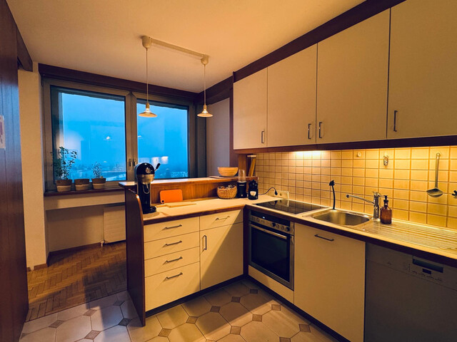 Tolle Wohnung mit Tiefgarage und Balkon in der Arlbergstraße - 6 m² Balkon, 1,00 m² Abstellraum, 11 m² Keller, 5,00 m² Fahrradabstellraum