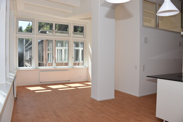 Erstbezug: 2-Zi-Loft Wohnung mit Blick zur Schattenburg