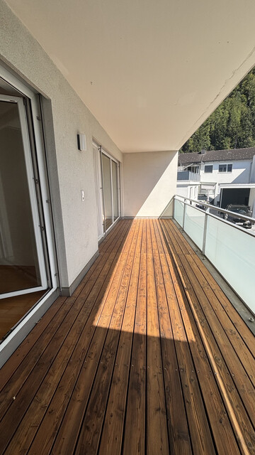Geräumige Wohnung mit Balkon, Abstellraum, Keller, Tiefgaragenplatz und Fahrradabstellraum in Top-Lage!