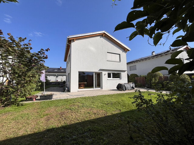 GEPFLEGTES EINFAMILIENHAUS IN TOLLER LAGE