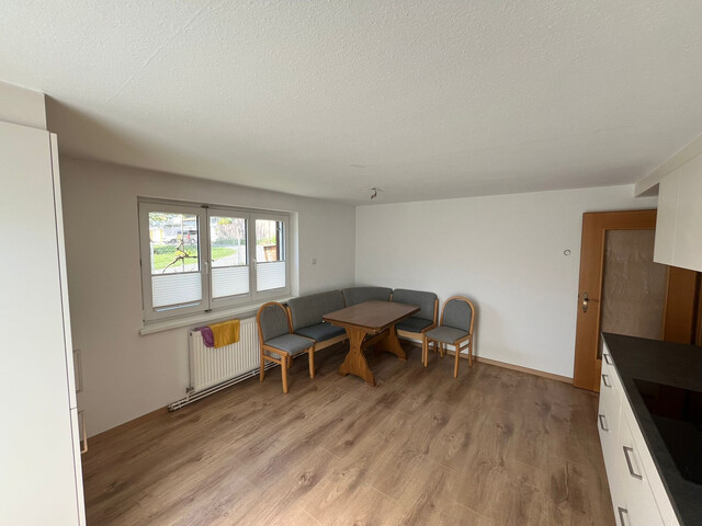 Großzügiges Wohnhaus mit Einliegerwohnung, großem Garten und schöner Aussicht in ruhiger Lage von Tosters-Hub