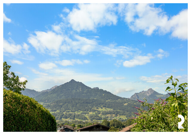 VERMIETETE 2-ZIMMER-GARTENWOHNUNG MIT BERGPANORAMA IN SATTEINS