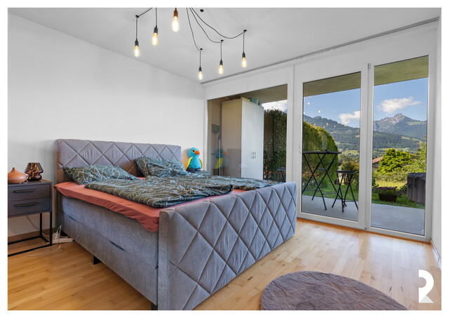 VERMIETETE 2-ZIMMER-GARTENWOHNUNG MIT BERGPANORAMA IN SATTEINS