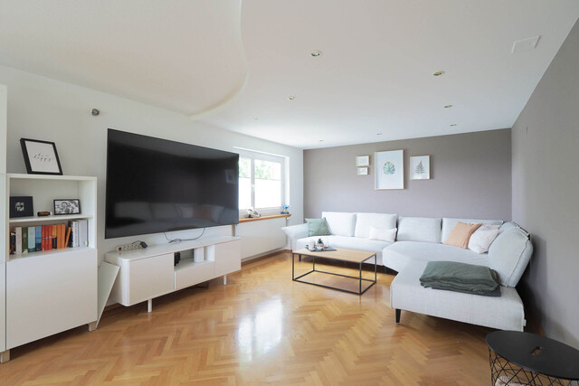 Raum für Ihr Familienglück: Wohnen, wo die Sonne zuhause ist – Haus mit flexibler Nutzung in Sulz