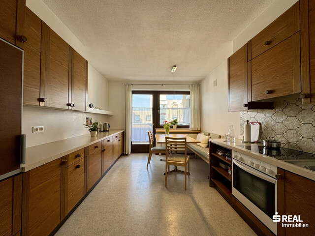 Charmante 3-Zimmer-Dachgeschosswohnung mit großem Wintergarten, Terrasse und Balkon