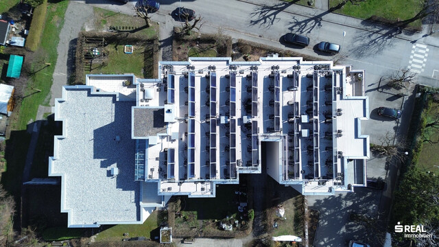 Charmante 3-Zimmer-Dachgeschosswohnung mit großem Wintergarten, Terrasse und Balkon