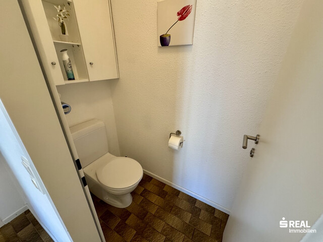 Charmante 3-Zimmer-Dachgeschosswohnung mit großem Wintergarten, Terrasse und Balkon