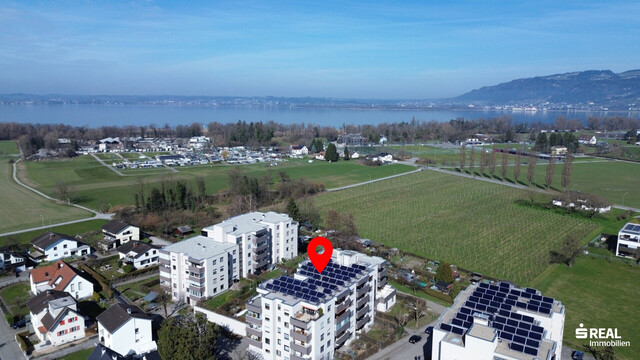 Charmante 3-Zimmer-Dachgeschosswohnung mit großem Wintergarten, Terrasse und Balkon