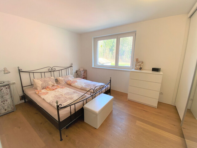 Beeindruckende 4 Zi.-Dachgeschosswohnung mit 2 TG-Stellplätzen & Erdwärme - Top Lage
