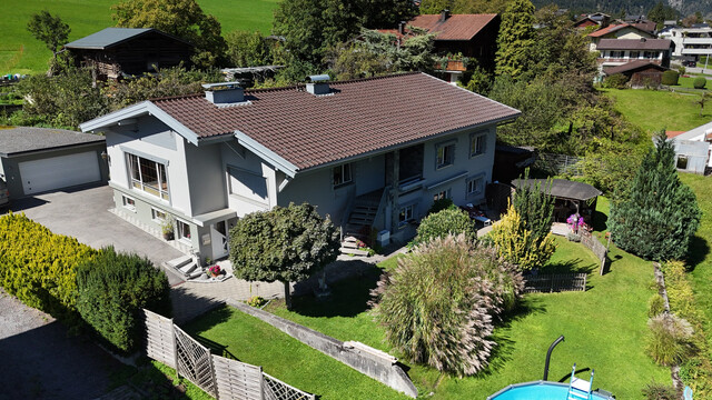 Zuhause mit Platz - Zweifamilienhaus in familienfreundlicher zentraler Lage  - (Privatverkauf ohne Provision)