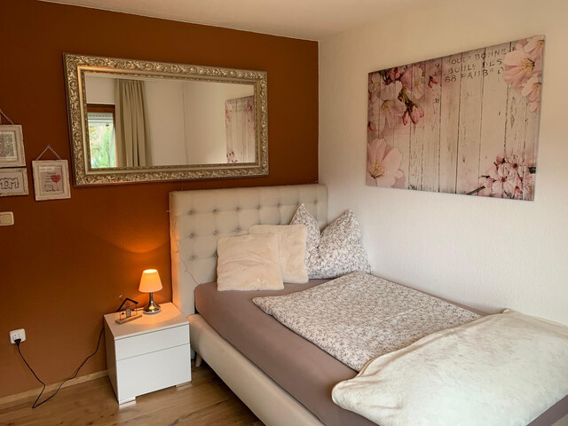 Zuhause mit Platz - Zweifamilienhaus in familienfreundlicher zentraler Lage  - (Privatverkauf ohne Provision)