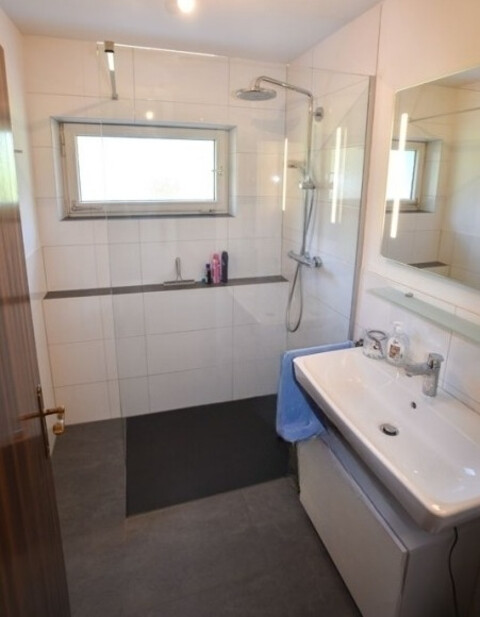 Zuhause mit Platz - Zweifamilienhaus in familienfreundlicher zentraler Lage  - (Privatverkauf ohne Provision)