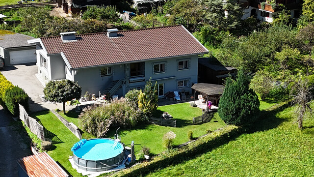 Zuhause mit Platz - Zweifamilienhaus in familienfreundlicher zentraler Lage  - (Privatverkauf ohne Provision)