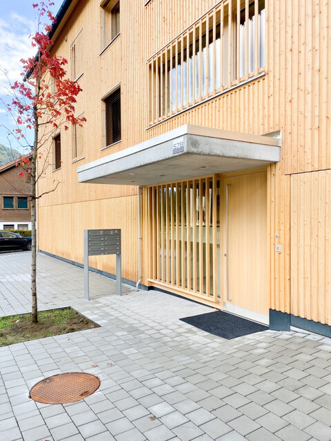 Gartenwohnung mit großer Terrasse, Garten & Garage!