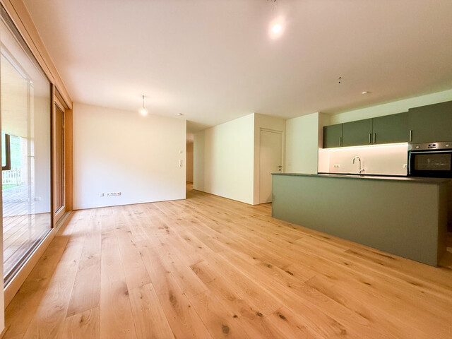 Gartenwohnung mit großer Terrasse, Garten & Garage!