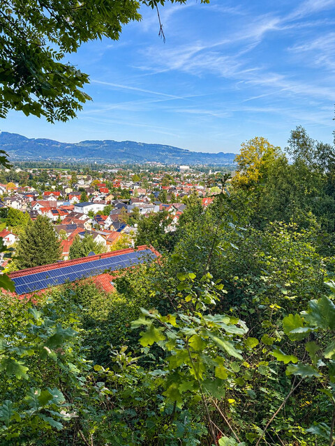 Attraktives Baugrundstück in erhöhter Lage mit Blick übers Rheintal!