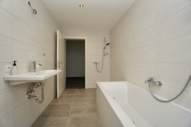 Geräumige Wohnung mit Garage, Balkon, Keller und Fahrradabstellraum in Top-Lage!