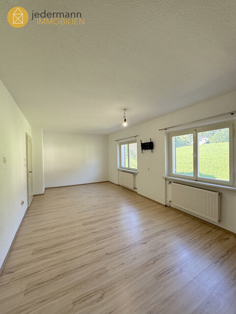 WOLFURT: CHARMANTES HAUS MIT GROSSEM GRUNDSTÜCK, WALDFLÄCHE UND SCHÖNER AUSSICHT