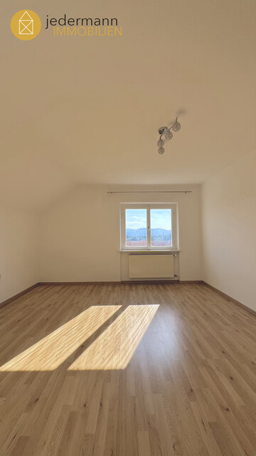 WOLFURT: CHARMANTES HAUS MIT GROSSEM GRUNDSTÜCK, WALDFLÄCHE UND SCHÖNER AUSSICHT