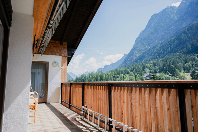 Alpines Design-Juwel im Brandnertal: Etabliertes 4-Sterne-Garni-Hotel in absoluter Spitzenlage zu verkaufen - Mitarbeiterhaus und Verkaufslokal inklusive!