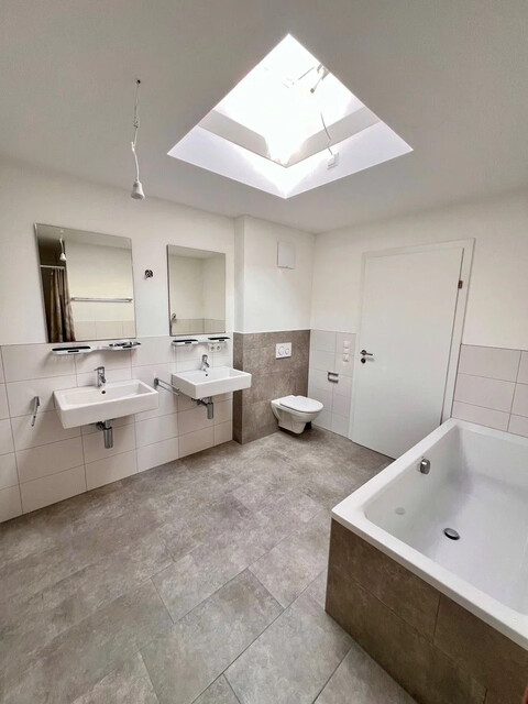 Modernes Reihenhaus in Dornbirn-Knie – Ruhige Lage mit Naturanschluss, Carport mit Abstellraum & zusätzlichem Stellplatz 