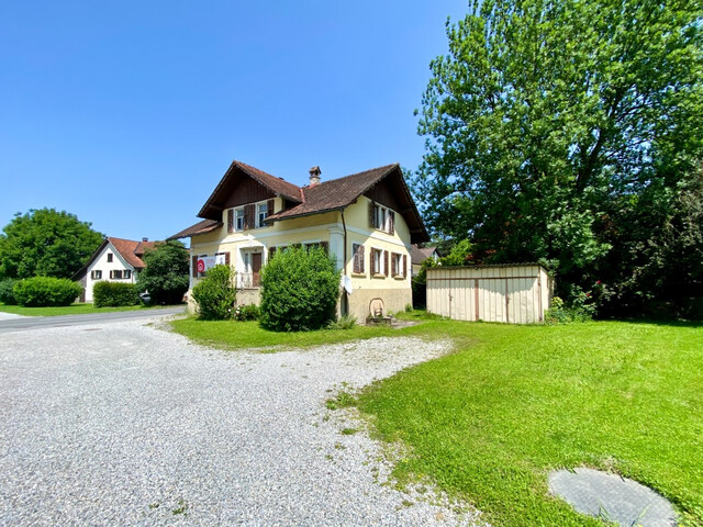 Grundstück in bester Lage in Altach - mit Altbestand!