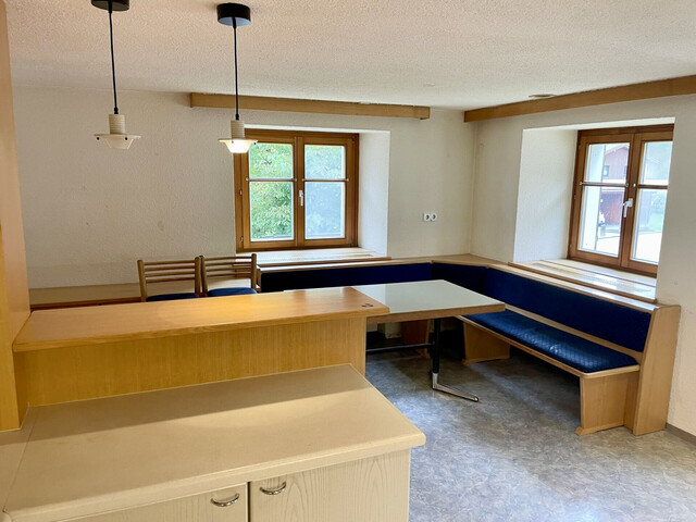 5-Zimmerwohnung  mit Pergola und Grünfläche - Eigennutzung oder Investment durch Zimmervermietung (Mitarbeiter)