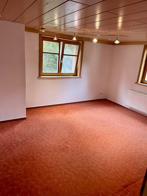 5-Zimmerwohnung  mit Pergola und Grünfläche - Eigennutzung oder Investment durch Zimmervermietung (Mitarbeiter)