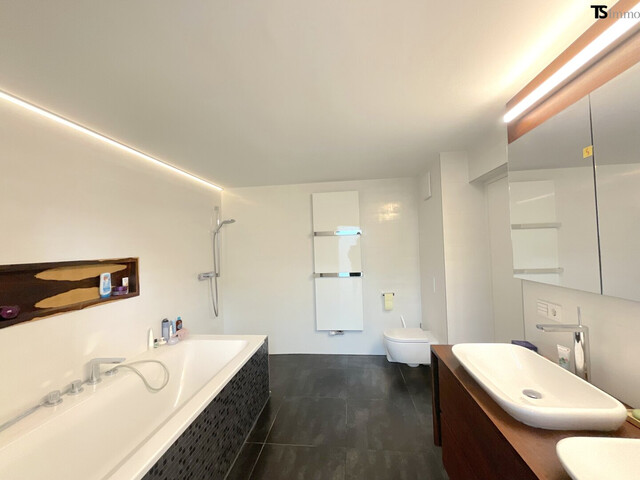 Gaissau: Außergewöhnliches Einfamilienhaus ca. 160 m² Wohnraum, Holz, Licht & Raum